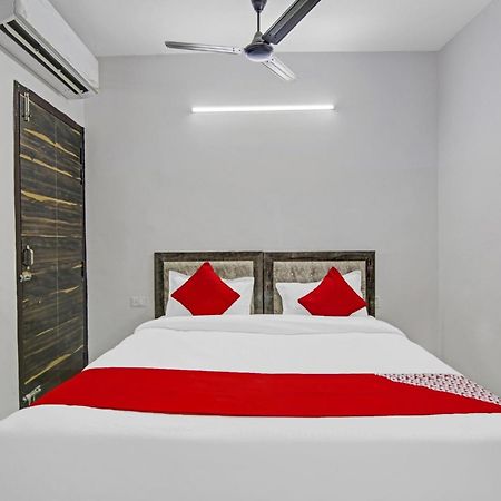 Hotel Green Olive Нью-Дели Экстерьер фото