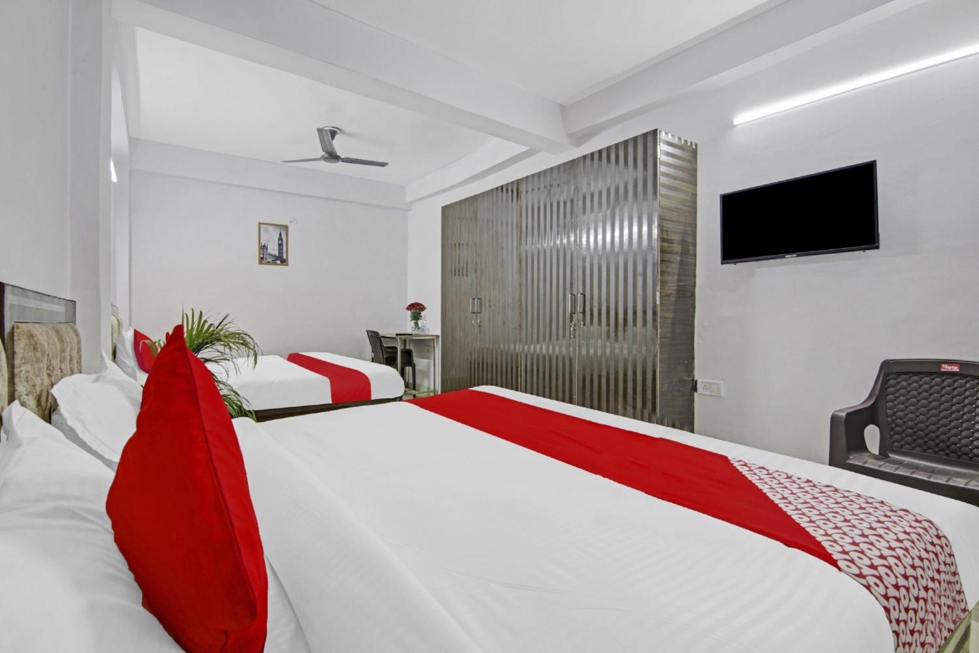 Hotel Green Olive Нью-Дели Экстерьер фото