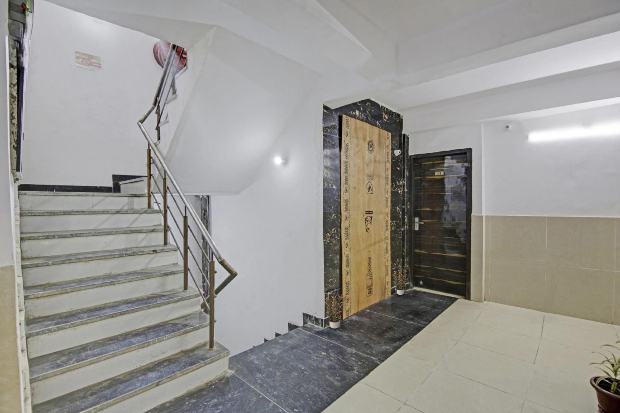 Hotel Green Olive Нью-Дели Экстерьер фото